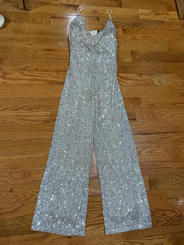 NWT Lulus Sequin Surplice Jumpsuit XS - Image 4