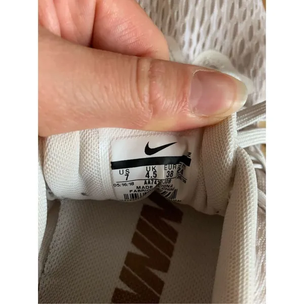 sneakers size 7 white/off white winflo 5 - Image 4