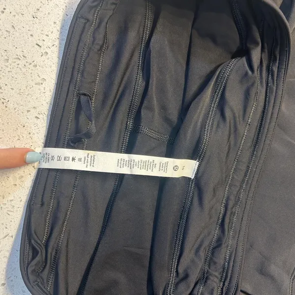 Size 8 lululemon skirt  - Image 4