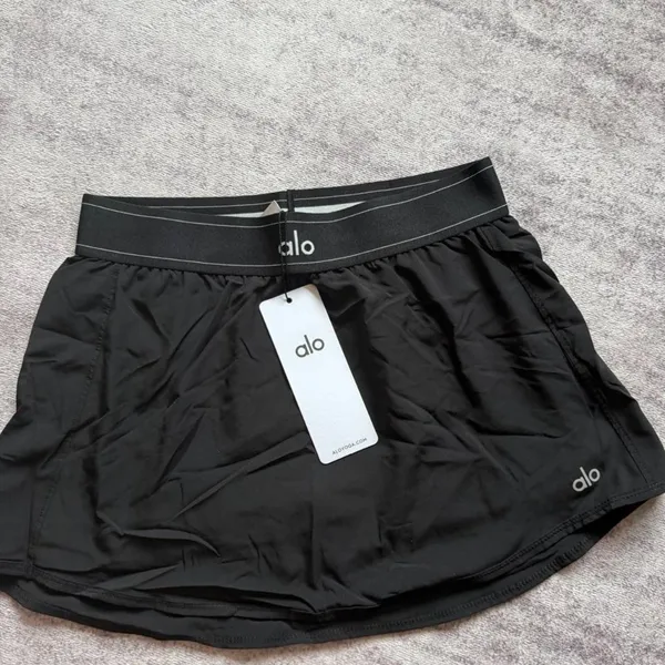 Alo Yoga black mini skirt size L - Image 3