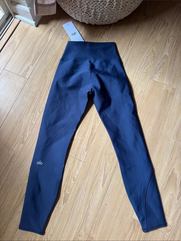 ALO Yoga Airlift High Waist 7/8 Fine Line Legging Navy - Image 4