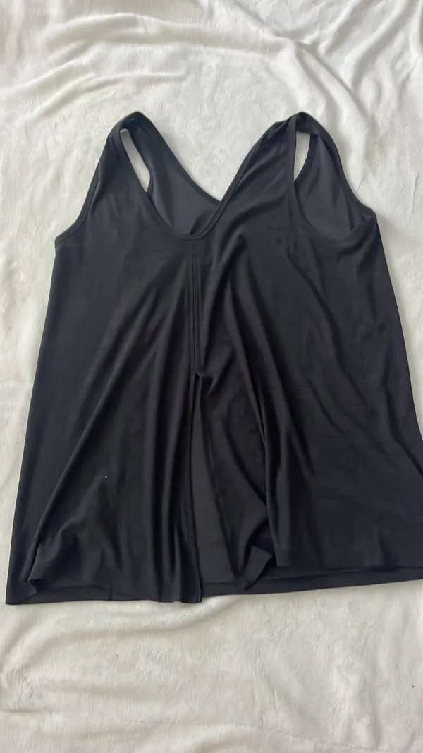 Old Navy Active Tank - Image 2