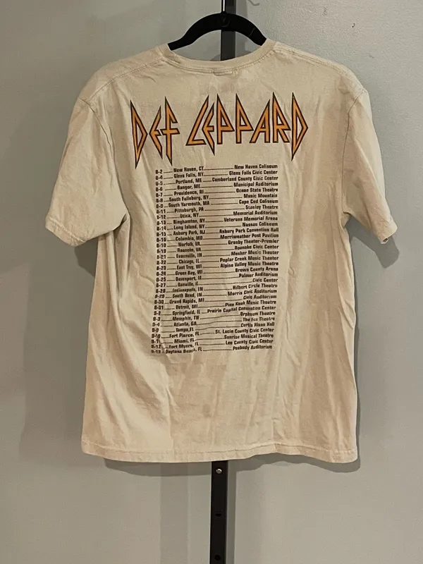 Def Leppard Concert T-Shirt Size Medium - Image 2