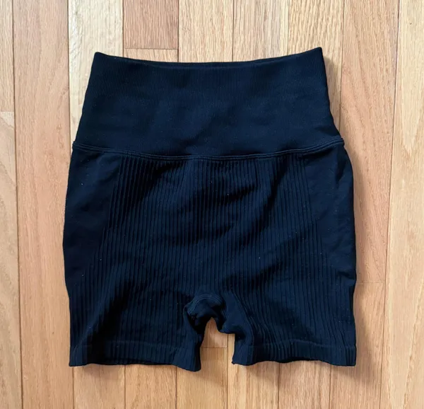 Buffbunny Ribbed Seamless Scrunch Short - Image 3