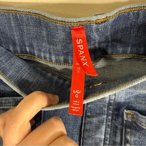 Spanx Everywear Cropped Wide Leg Denim Blue Jeans with Patch Pockets Large - Image 5