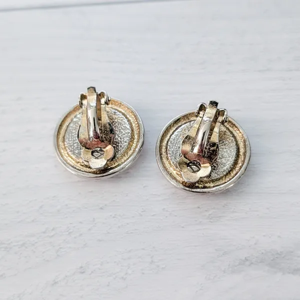 Vintage Clip On Earrings Orange & Cream Circle - Image 8