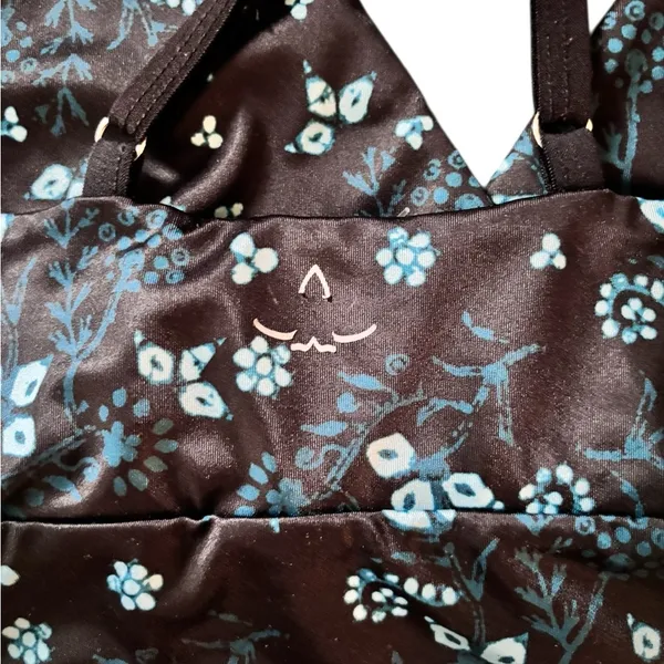 Beyond Yoga Lux Criss-Cross Cropped Yoga Tank Sz M Black Blue Floral Printed - Image 3