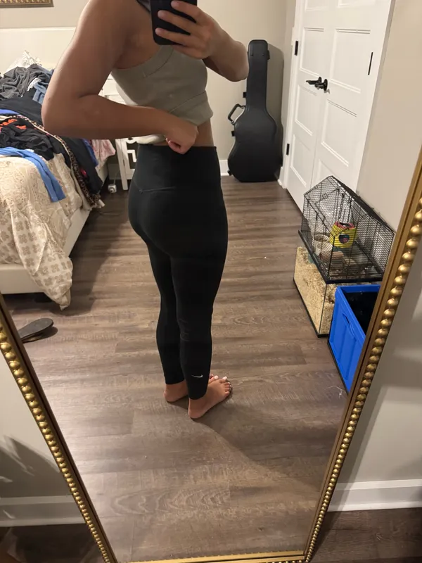 Nike Women's Black High-Rise Stretch Leggings - Image 2
