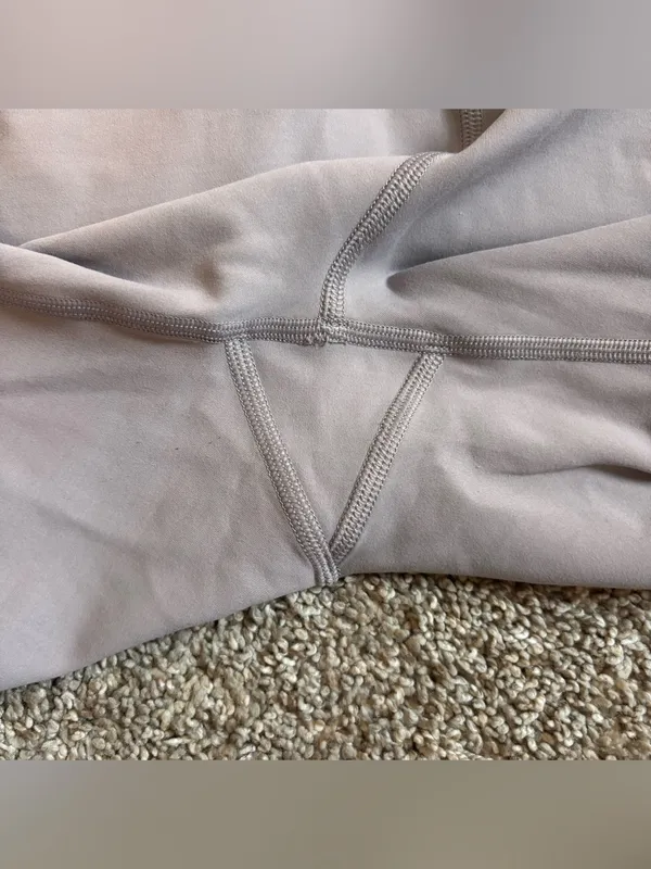 Lululemon In Movement Crop 23” Everlux Dark Chrome Size 6 - Image 6