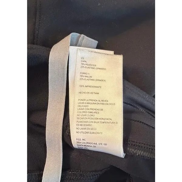 FIGS On-Shift Technical Collection scrub pants in women’s size M Navy Blue - Image 9