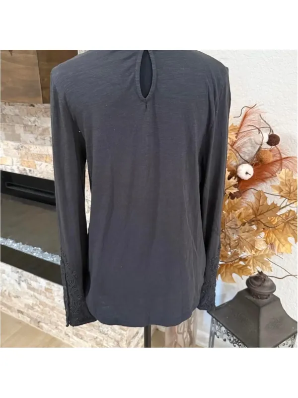 Free People grey long sleeve top with button details - Image 4