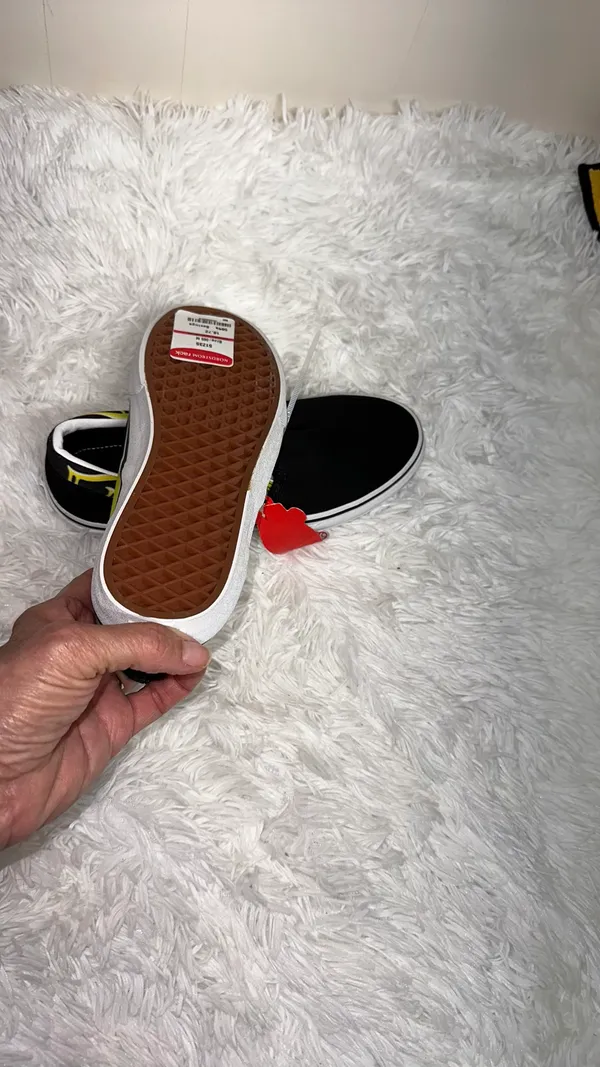 Off The Wall Slip Ons - Image 3