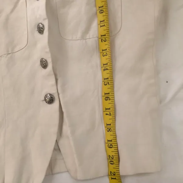 70s Cream-white cottagecore vintage fitted button-up down blazer blouse top w/ removable shoulder pads Size 6/S fits true to size Measurements in pics - Image 4