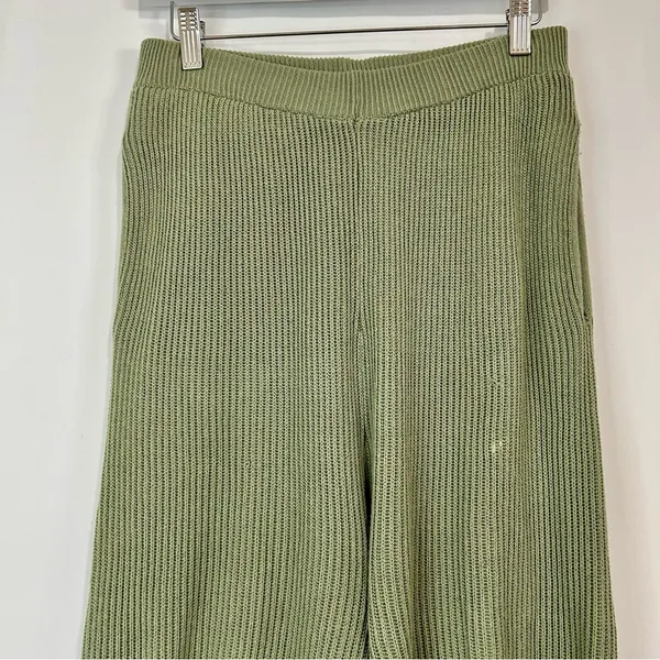 In Loom Women’s Knit Flare Pant Olive Green Size Medium USED - Image 2