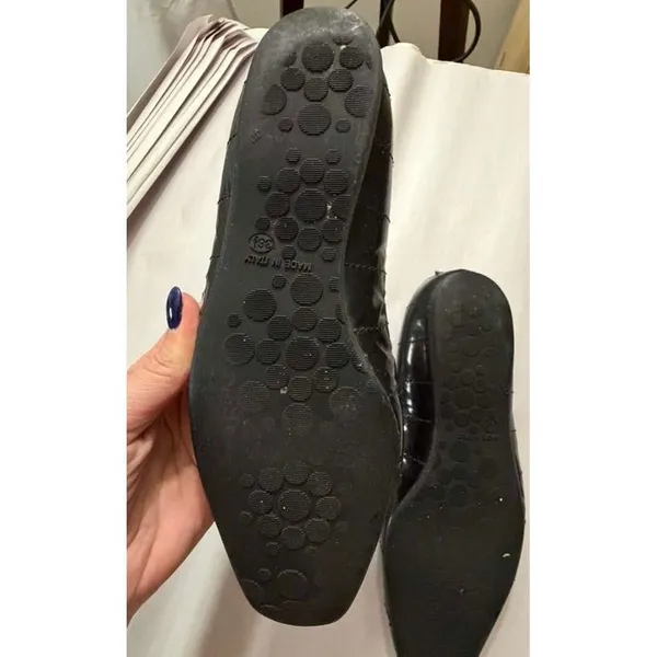 Jimmy Choo Patent Leather Flats with Cutout Details sz. 6.5 - Image 8