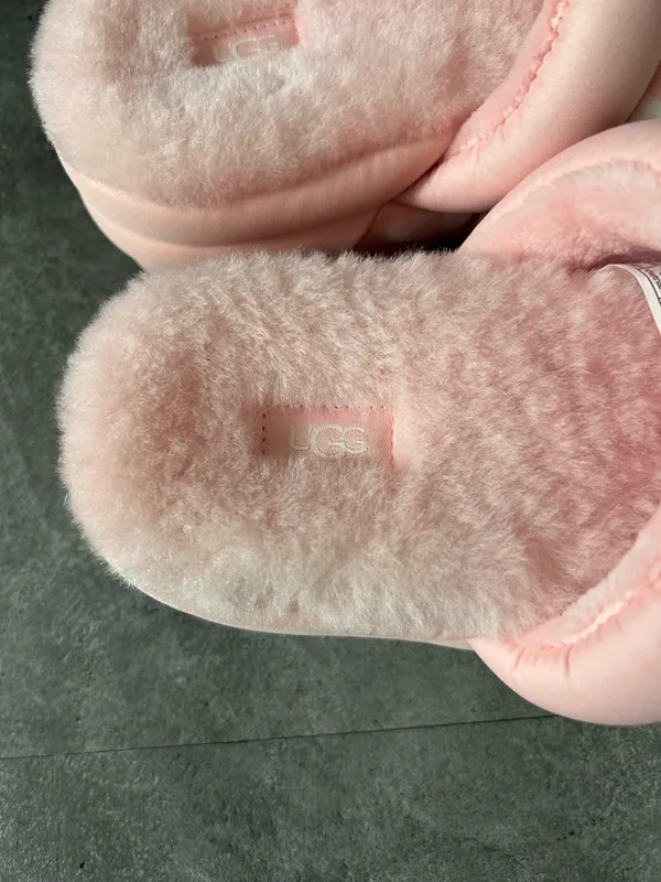 UGG Maxi Slide Slippers Logo Pink Scallop Women’s Size 8 NEW - Image 5