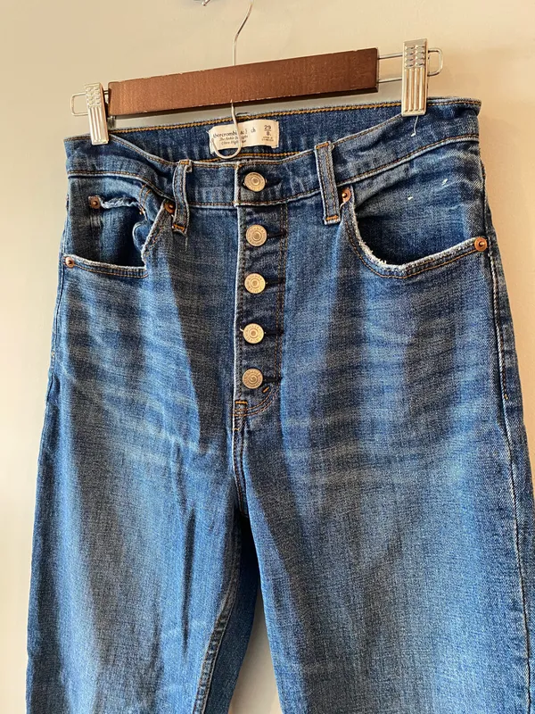 Abercrombie The Ankle Straight Ultra High Rise - Image 2