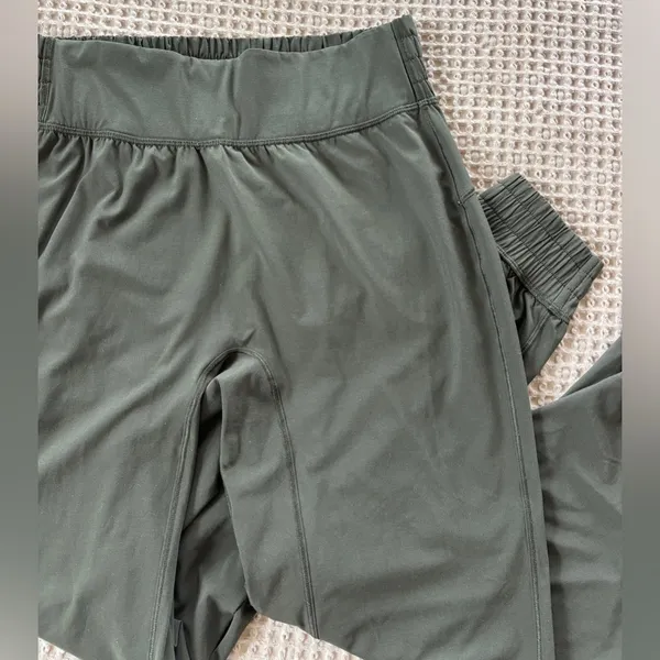 Lululemon Green Align Joggers Size 4 - Image 3