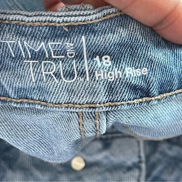 TIME & TRU | Blue Camo Button Fly Denim Jean Shorts Sz 18 - Image 5