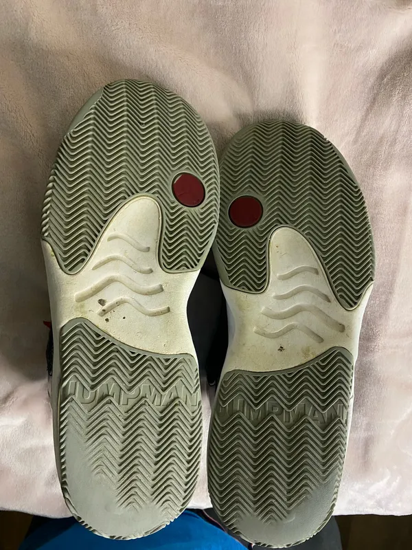Jordan Max Aura 2 Black/Gym Red-White-Wolf Grey Mens Size 8.5 - Image 5