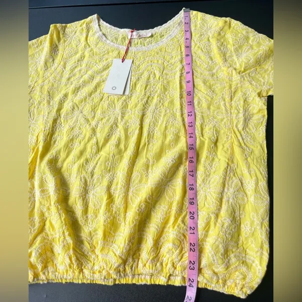 NWT yellow floral embroidered top size XL stretchy bottom hem bohemian‎ hippie - Image 6