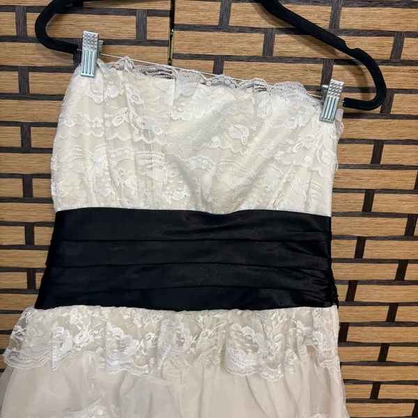 Masquerade White And Black Lace Strapless Dress Size‎ 16/17 - Image 3