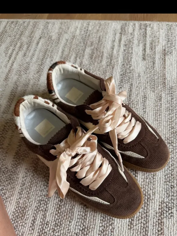 Dolce vita sneakers Size 7.5 - Image 2