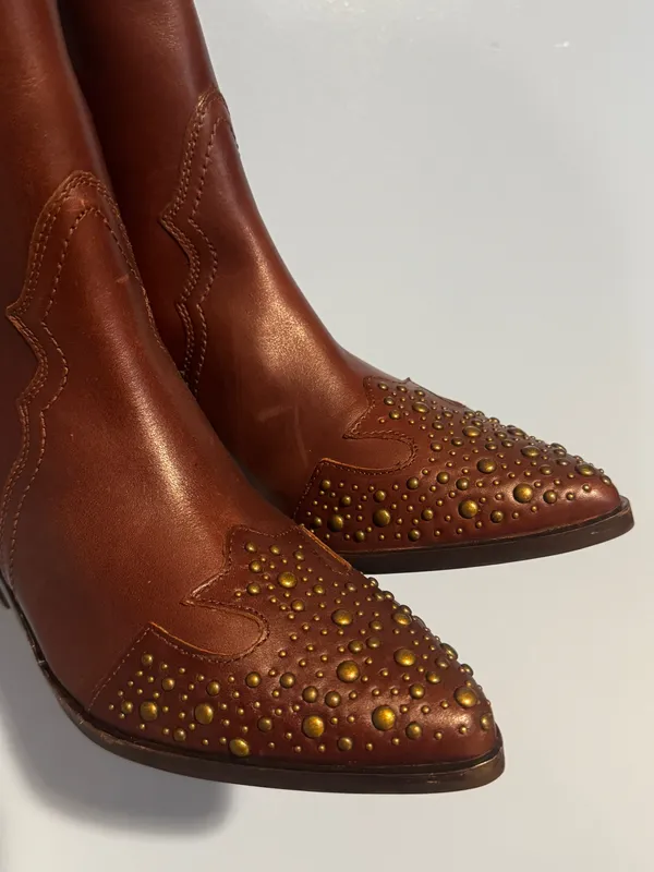 Frye Sara Studded Wingtip Western Boot 6.5 - Image 3