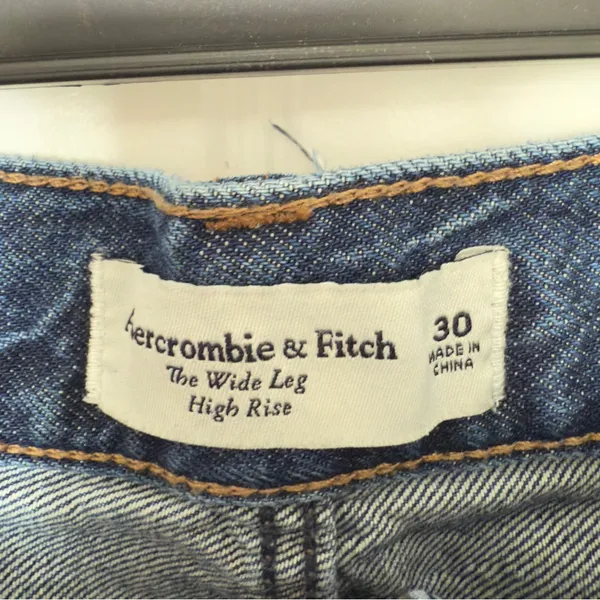 Abercrombie & Fitch The Wide Leg High Rise Jeans Size 30 - Image 9
