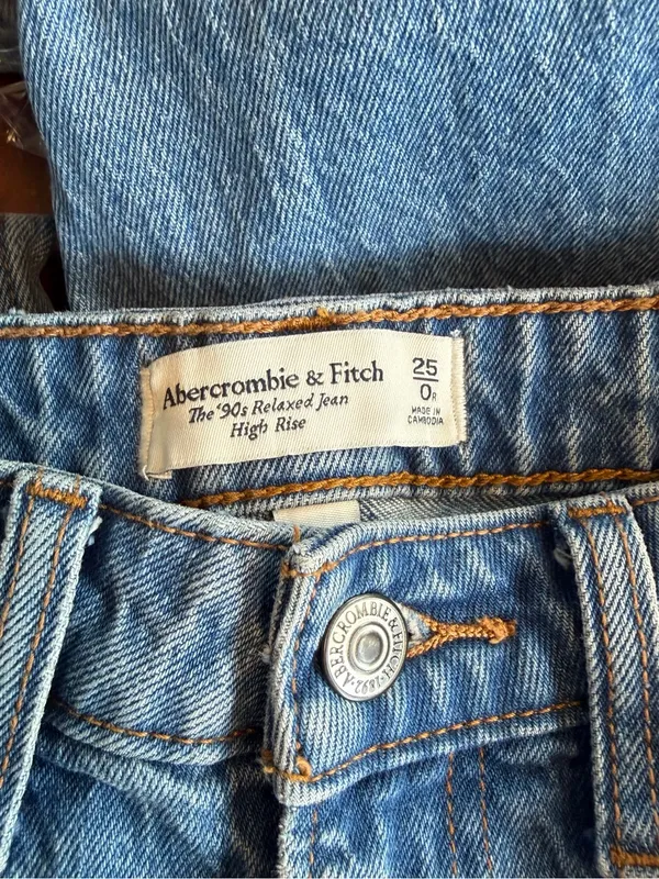 Abercrombie & Fitch High Rise 90s Relaxed Frayed Hem Jeans Size 25 - Image 4