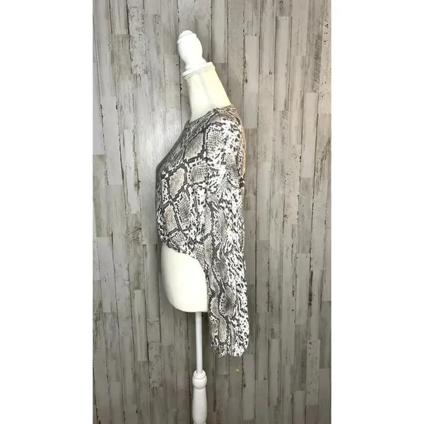 Altar'd State Women's Size Small Snakeskin‎ Long Sleeve Cropped Top Blouse - Image 5