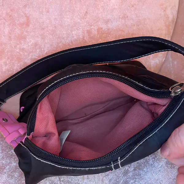 Hot pink and black shoulder bag (9.5x7.5) vintage zy2k - Image 8