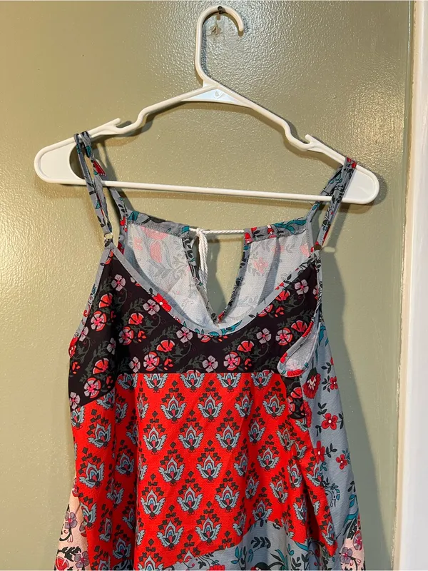 Womens Sz Medium Tank Top Keyhole Tassel Tie Blue Gray Red Pink Floral Geometric - Image 6