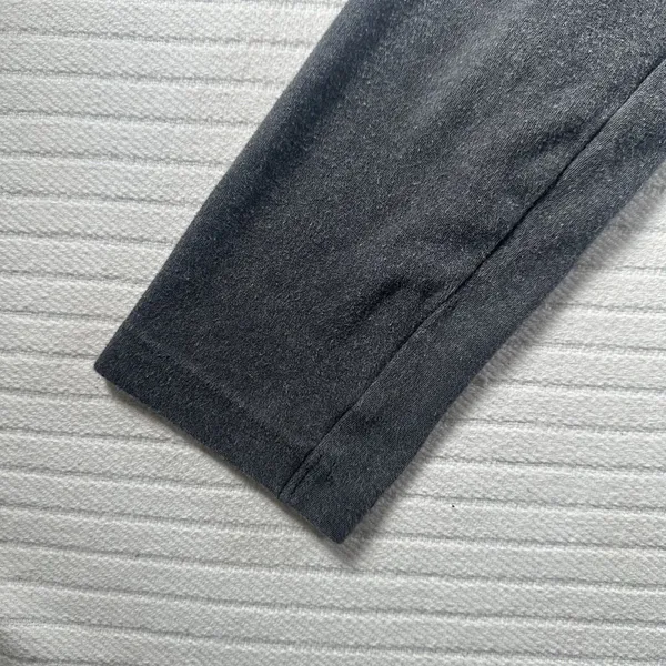 UNIQLO Women’s Small Gray Long Sleeve Crew Neck Minimalist Basic Top Shirt - Image 5