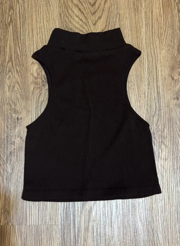 Boutique Sleeveless Mock Neck Ribbed Sweater - Image 3