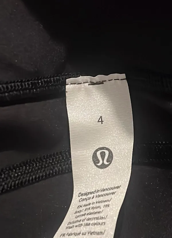 Lululemon SHR Nulu Flared Pant Regular - Image 3