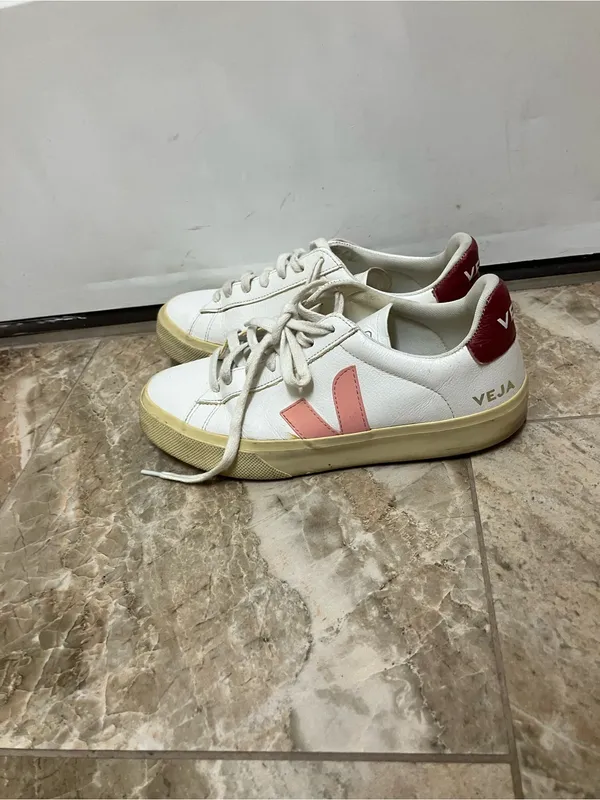 Veja campo sneakers - Image 4