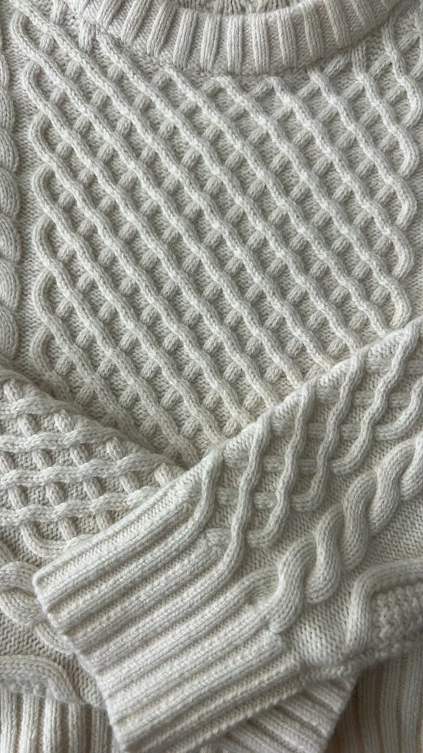 Aritzia Sunday Best Sweater - Image 4