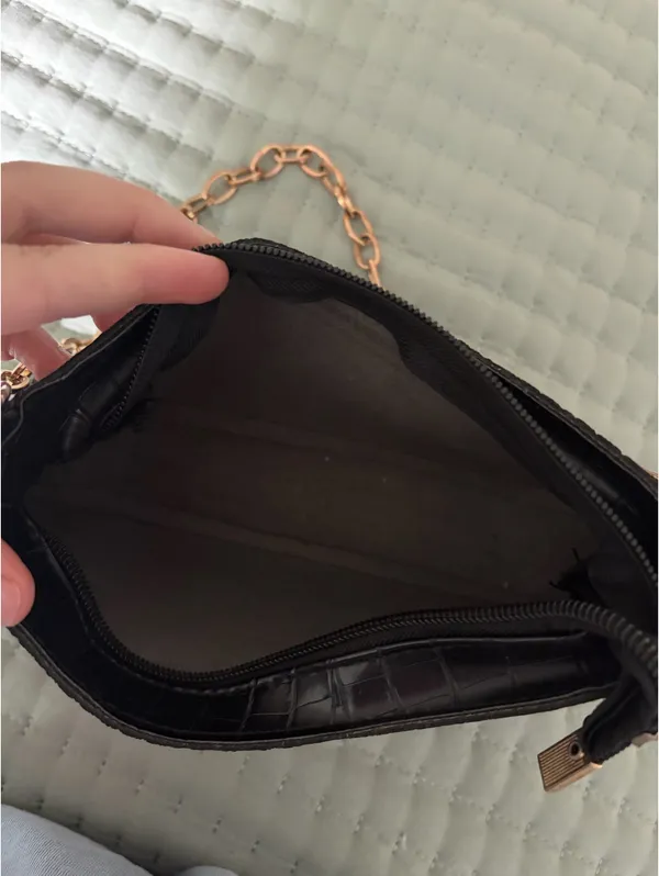 Black and gold crocodile pattern shoulder bag - Image 3