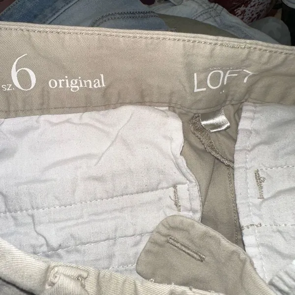 Loft tan flat front preppy size 6 minimalist vacationcore shorts - Image 3