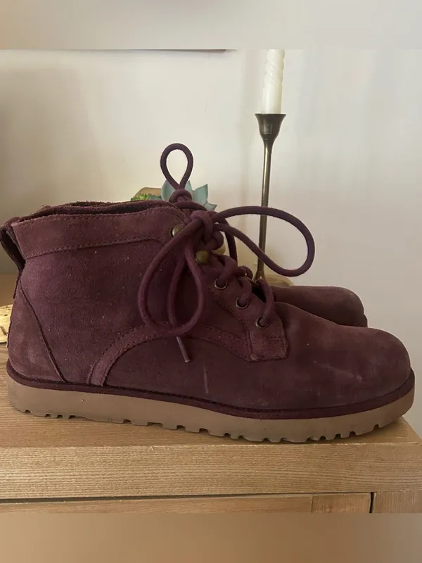 UGG Bethany Ankle Boots Lace Up Suede Sheepskin Chukka Booties Burgundy Size 8.5 - Image 4
