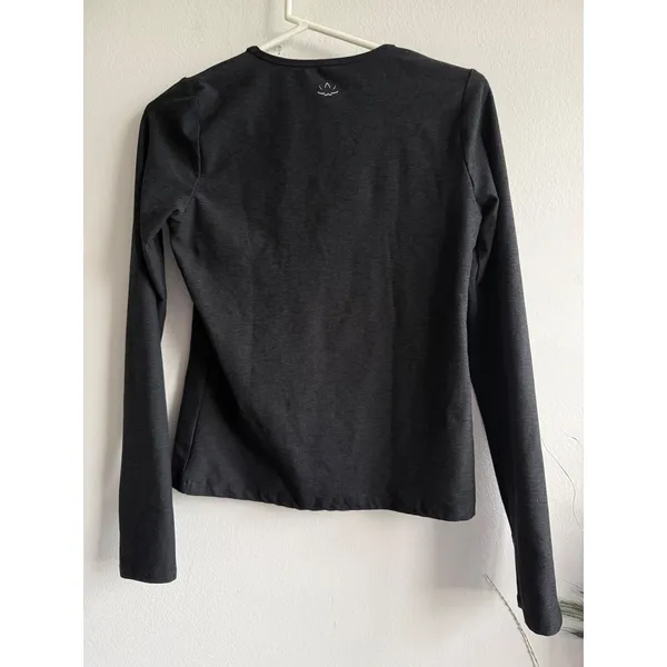 Beyond Yoga Womens Long‎ Sleeve Crew Neck Top Charcoal Gray Thumbholes Size M - Image 3