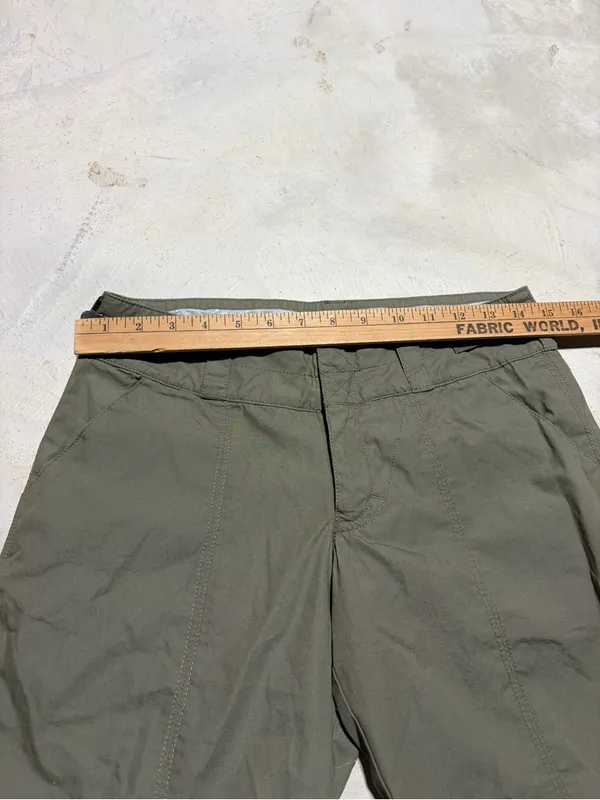 Nike Olive Green NWT Shorts MSRP$40 XS NOS 2007 Y2K - Image 3