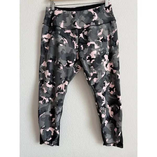 Torrid‎ Athletic Camo Pink Grey Cropped Mesh Legging Women's Size 2X Gym Stretch - Image 3