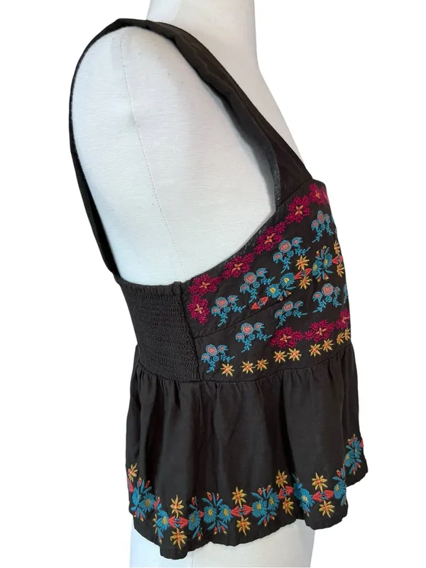 NATURAL LIFE Boho Crop Tank Top with Multicolor Floral Embroidery - Image 4