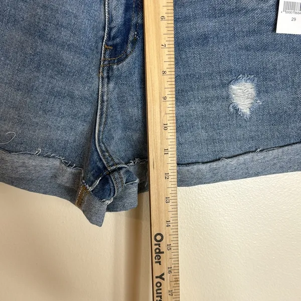 Pacsun ladies distressed short mom denim shorts size 29 - Image 5
