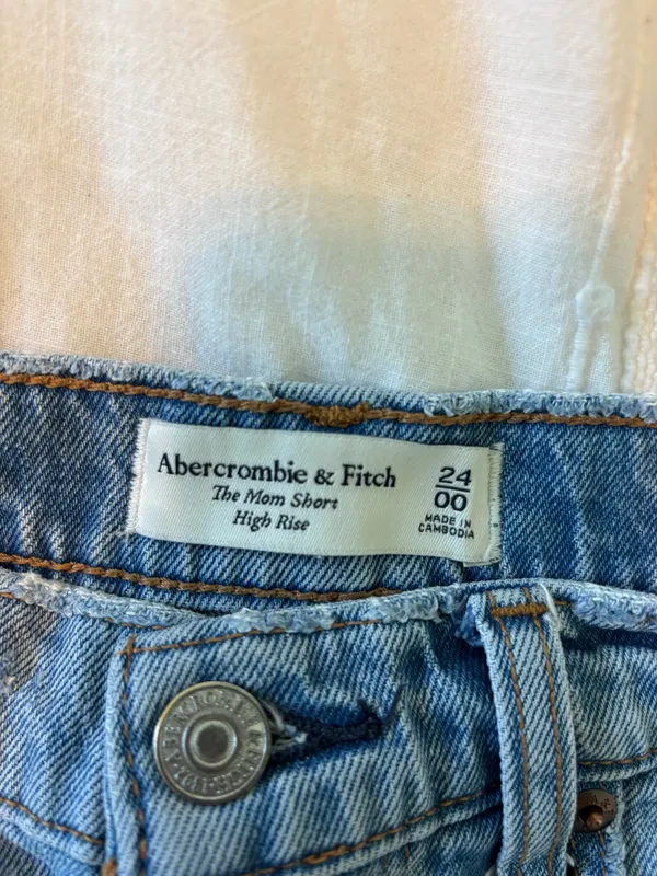 Abercrombie “the mom short” - Image 3