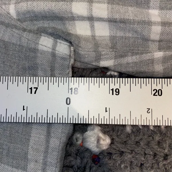 Old Navy Shirt Womens Medium Grey White Plaid Flannel Cotton Button Up - Image 7