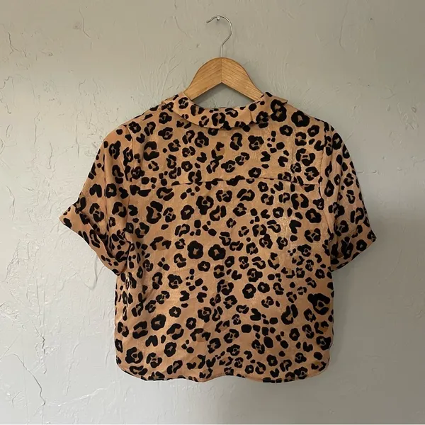 Olivaceous Brown Black Leopard Button Down Luxe Short Sleeve Shirt Pajama‎ Top M - Image 2