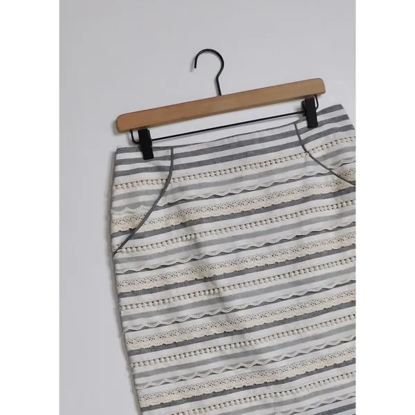 Anthropologie TABITHA Sailing Lace Pencil Skirt Striped Crochet Lace Scallops 6 - Image 3